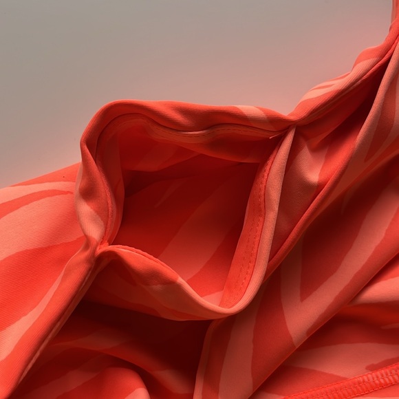 Old Navy Active Powersoft Leggings in Orange Zebra print full length leggings - Picture 3 of 4